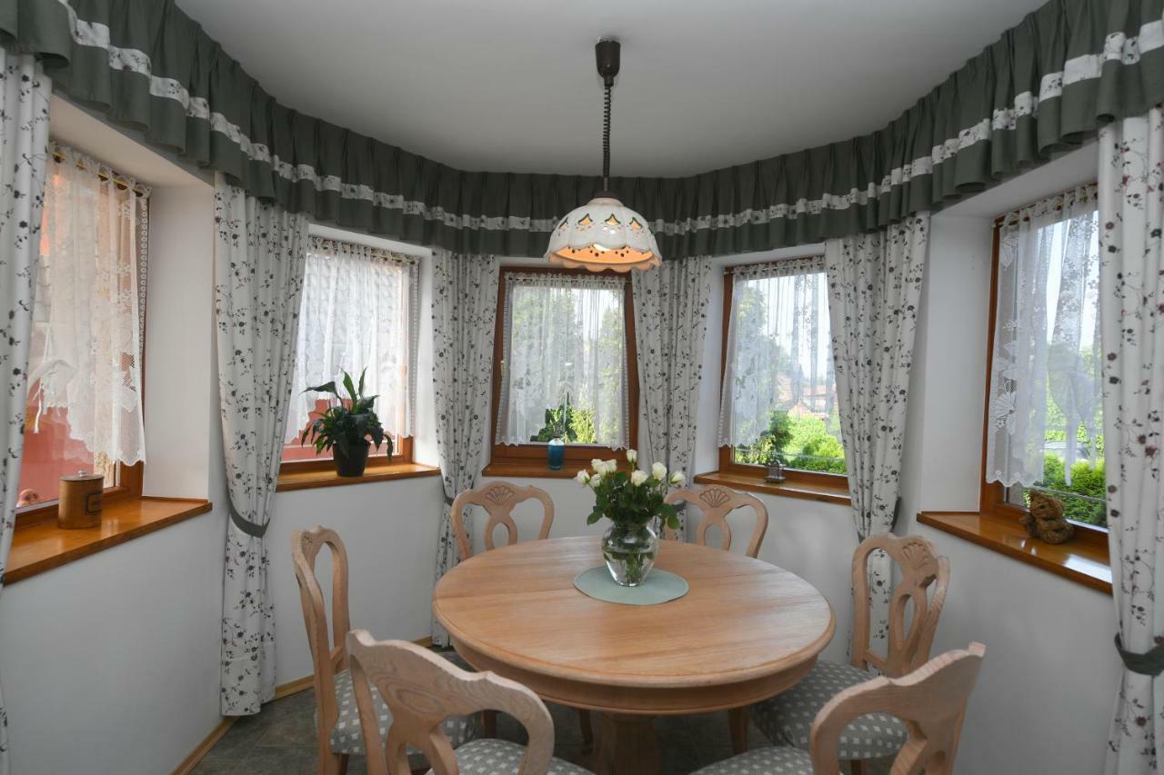 Haus Lucia Lägenhet Eger Exteriör bild