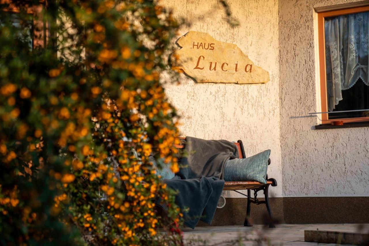 Haus Lucia Lägenhet Eger Exteriör bild